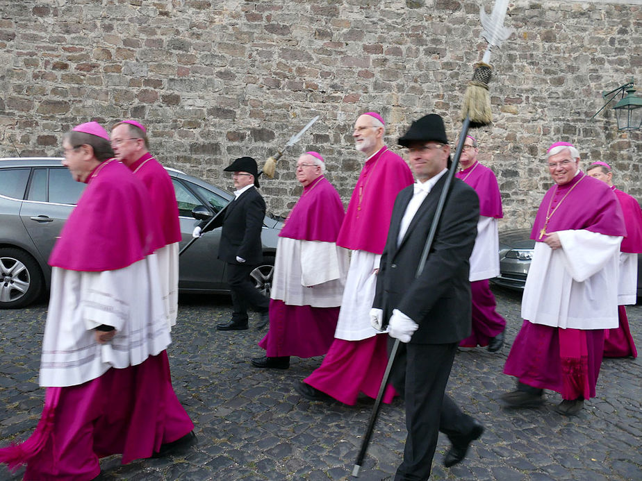 Abschlussvesper der Bischofskonferenz mit Austeilung des Bonifatiussegens (Foto: Karl-Franz Thiede)